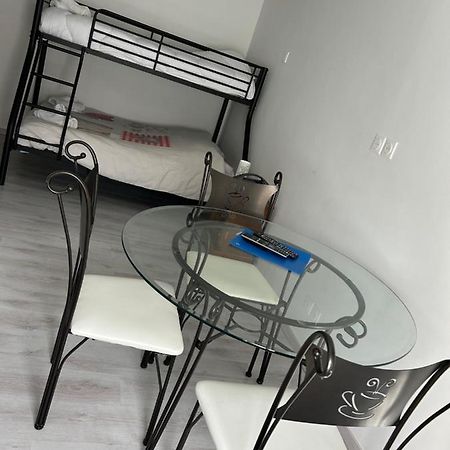 Studio 1 Piece Bussang Luaran gambar